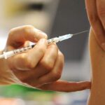 «Τα νοσοκομεία έχουν γεμίσει από όσους δεν έχουν κάνει το εμβόλιο κατά της γρίπης»