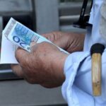 Νέο πακέτο αυξήσεων για συντάξεις: Τα δύο σενάρια