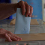 Δημοσκόπηση Metron Analysis: Καθαρό προβάδισμα για τη Νέα Δημοκρατία