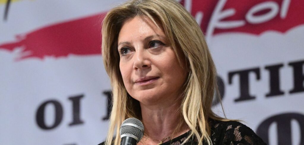 Σύλλογος Τεμπών: Η Μαρία Καρυστιανού αποχωρεί καταγγέλλοντας άκυρη απόφαση και εσωτερικό διχασμό