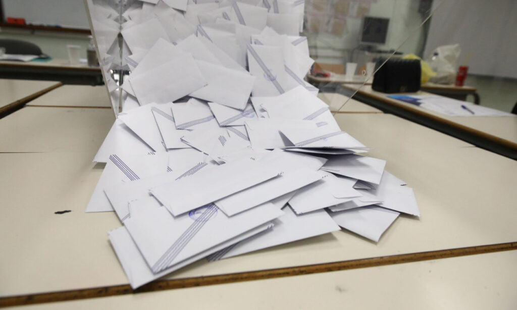 Τι δείχνει η πρώτη δημοσκόπηση του 2026 για ΝΔ, Τσίπρα και Καρυστιανού