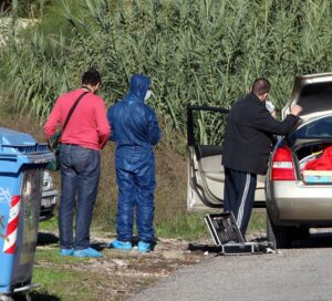 Άγριο φονικό – «Ελάτε να με πάρετε από το σπίτι, εγώ τον σκότωσα»