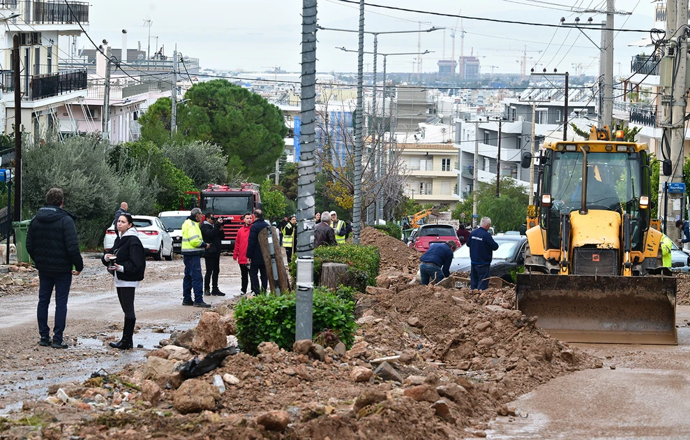 Άνω Γλυφάδα: Συγκλονίζει ο 36χρονος που βούτηξε στα νερά και έσωσε γυναίκα από βέβαιο κίνδυνο