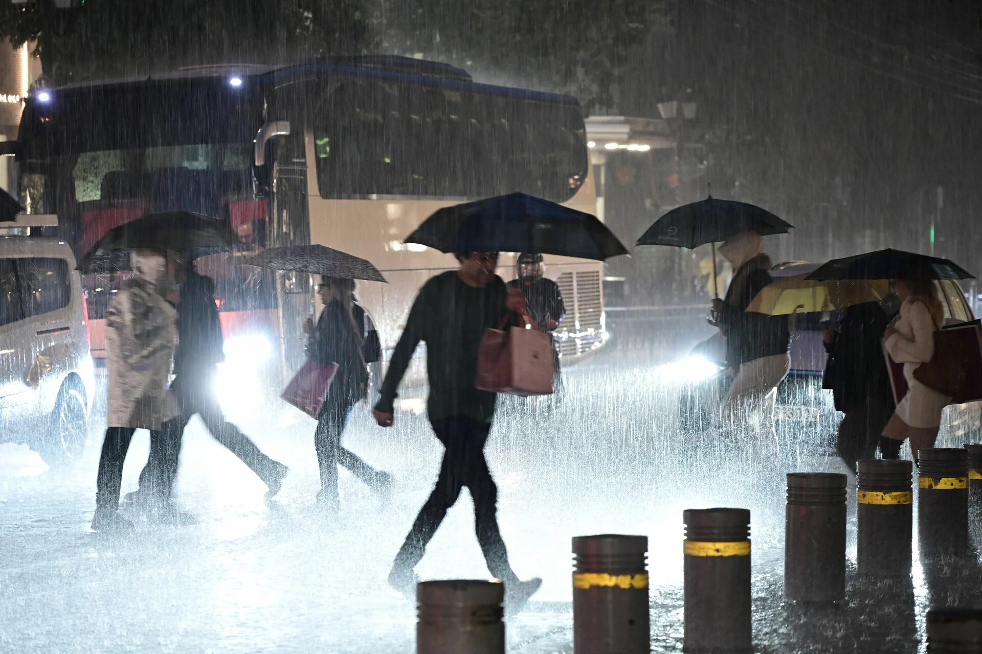 Τέσσερα κρίσιμα εξάωρα για την κακοκαιρία: Η ανάλυση Κολυδά για τα μοντέλα και την Αττική