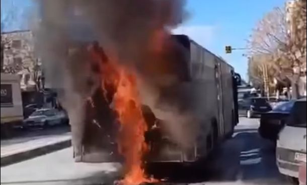 Φωτιά σε λεωφορείο στην ανατολική Θεσσαλονίκη