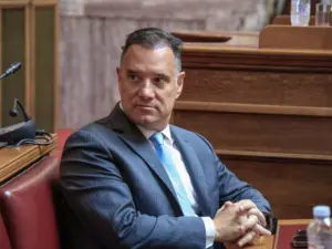 Γεωργιάδης προς πολίτες: «Κάντε εμβόλιο γιατί έρχεται…»