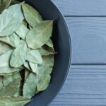 Γιατί θα «σωθείτε» αν τοποθετήσετε ένα φύλλο δάφνης πίσω από την πόρτα σας