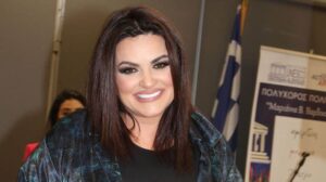 Ξέσπασμα πολίτη υπέρ της Δήμητρας Κατσαφάδου: «Μας χαρίζουν έναν γάιδαρο και τον κοιτάμε στα δόντια»