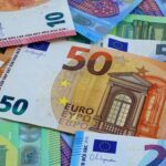 Σενάριο για νέα «επιταγή ακρίβειας» αν φουντώσουν οι ανατιμήσεις λόγω Μέσης Ανατολής