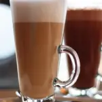 Μεγάλη ελληνική αλυσίδα κερνάει καφέδες και λιχουδιές για δύο ημέρες – Ποιοι παίρνουν και ρόφημα δώρο