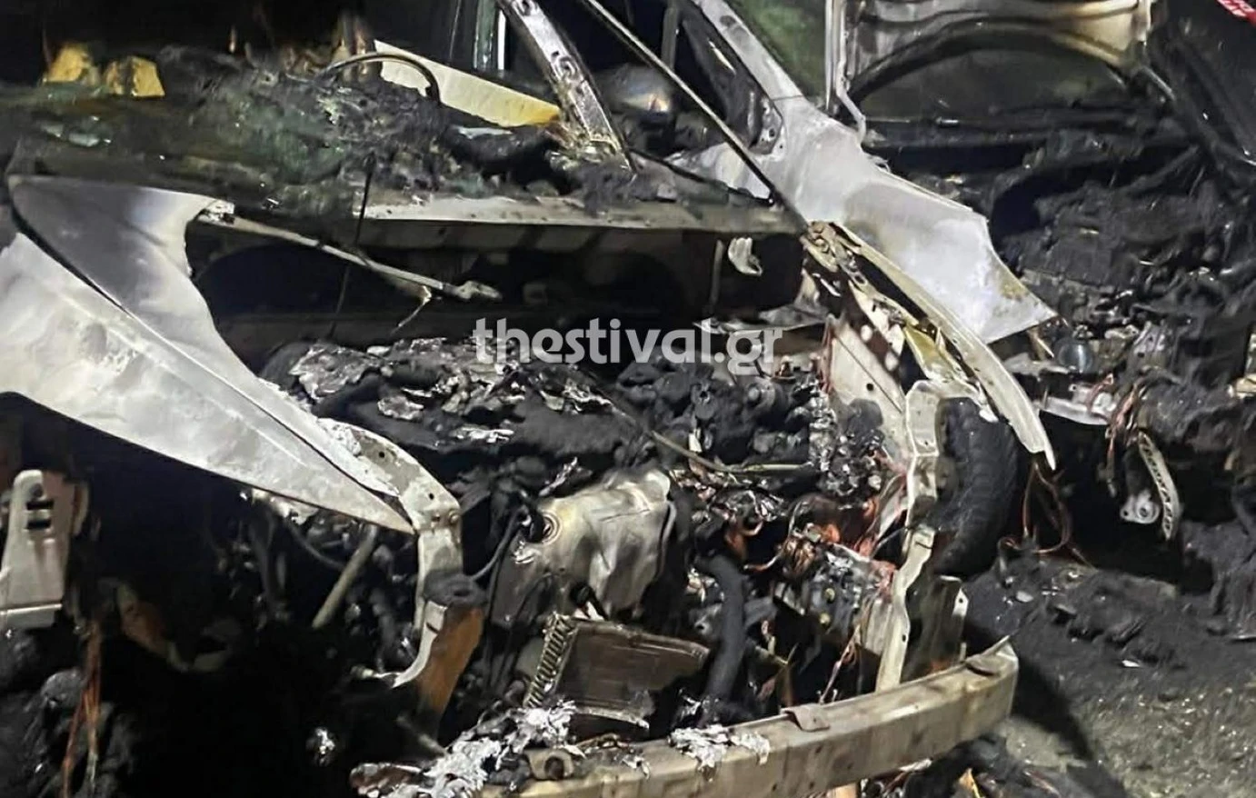 Φωτιά σε μάντρα οχημάτων στον Εύοσμο