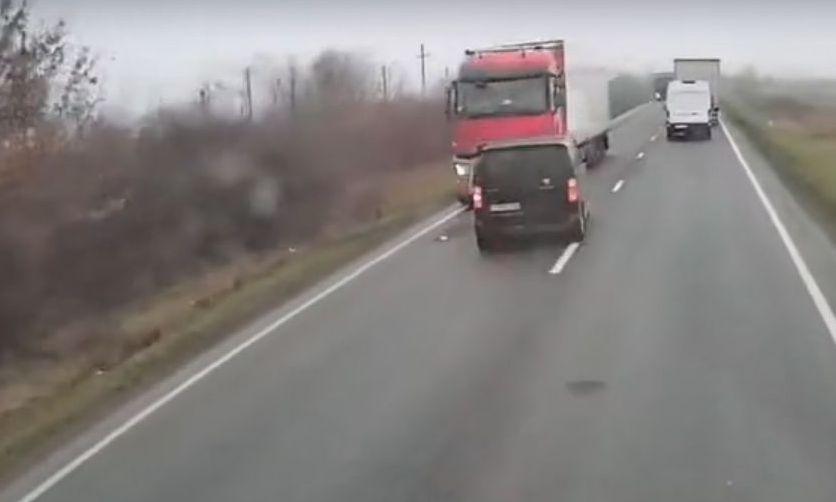 Σοκάρει ο οδηγός της νταλίκας για το φονικό τροχαίο με οπαδούς του ΠΑΟΚ