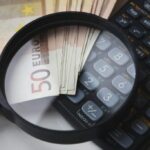 Δέκα αόρατα χτυπήματα στις συντάξεις: Πώς το 2026 αφαιρεί 3,5 δισ. ευρώ από τους συνταξιούχους