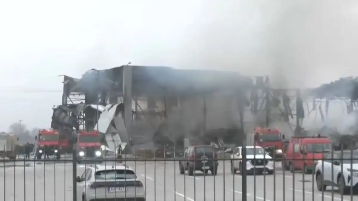 Τραγωδία στη Βιολάντα: 4 γυναίκες νεκρές και 1 αγνοούμενη μετά από έκρηξη και φωτιά στο εργοστάσιο