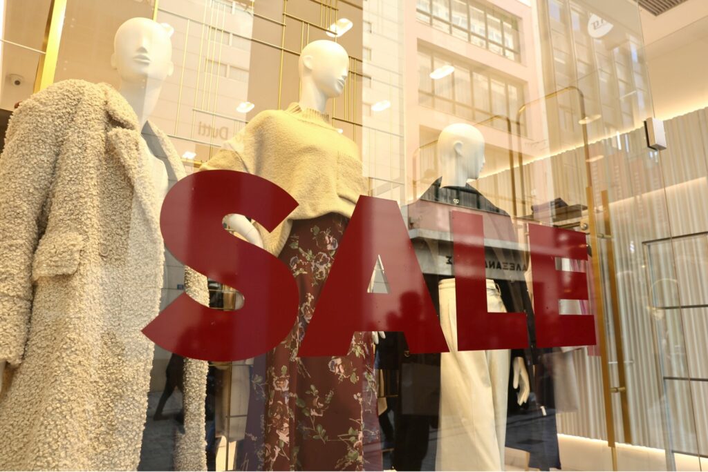 Χειμερινές εκπτώσεις 2026: Πότε αρχίζουν, οι Κυριακές με ανοιχτά τα καταστήματα