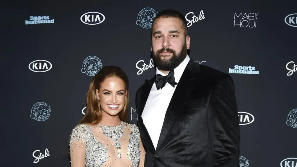 Η Χέιλι Μπέιλι δήλωσε ότι χώρισε λόγω του… μεγέθους του μορίου του – Της κάνει μήνυση