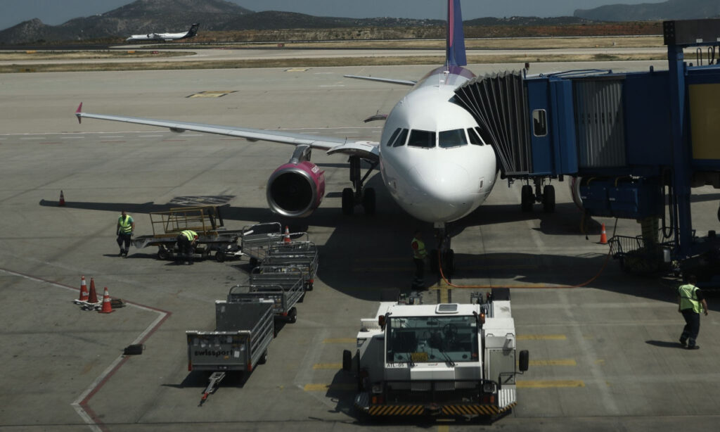 Τραγωδία στο «Ελ. Βενιζέλος»: 67χρονη πέθανε κατά την αποβίβασή της από αεροσκάφος