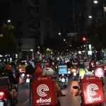 Απεργία efood την Τσικνοπέμπτη: «Μπλοκάρουν» οι διανομές σε όλη τη χώρα – Τι ζητούν οι εργαζόμενοι