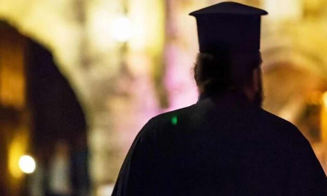 Σοκ σε ναό: Συνελήφθησαν μοναχοί με πορνό, ερωτικά βοηθήματα και ναρκωτικά