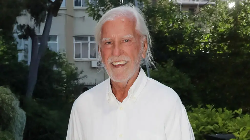 Πέθανε ο θρύλος της νυχτερινής διασκέδασης Λάκης Ραπτάκης