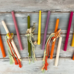 Λαμπάδα τέλος: Σε ποια ηλικία σταματούν οι υποχρεώσεις του νονού στο βαφτιστήρι του – Πότε παίρνει δώρα για τελευταία φορά;