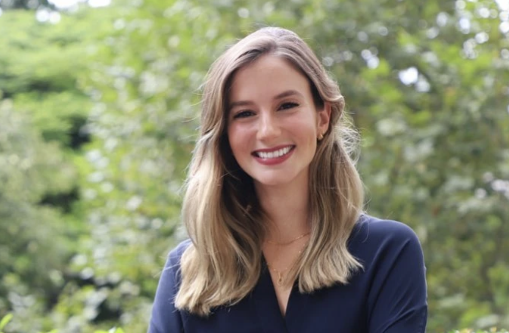 Έκαιγαν τσιγάρα στους μηρούς της και έβαζαν γυαλιά στα παπούτσια της - Έγινε η δισεκατομμυριούχος