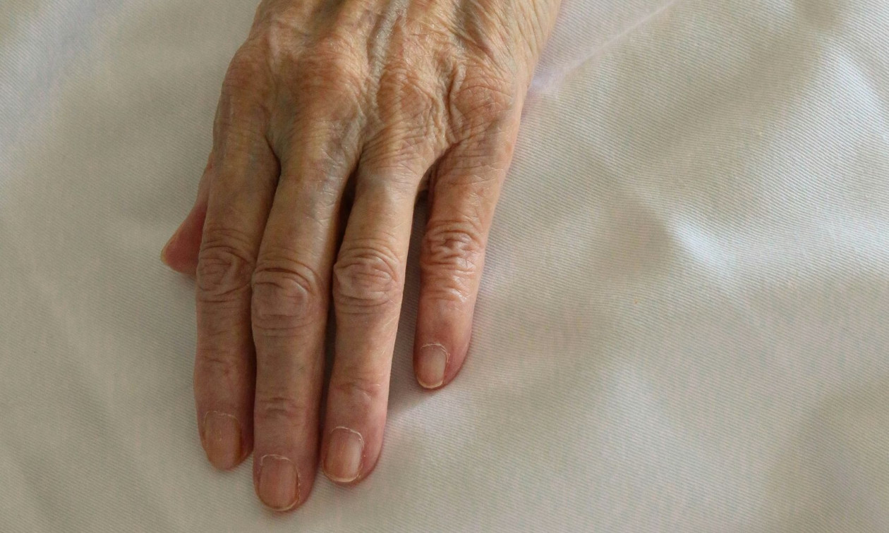 Γιαγιά έσωσε τον εγγονό της από τα αυτοκίνητα και σκοτώθηκε