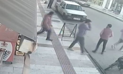 Συγκλονιστικά βίντεο από την στιγμή του σεισμού των 5,1 Ρίχτερ