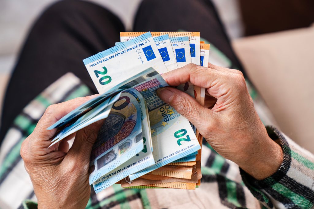 Συντάξεις: Νέα απόφαση - Αναδρομικά έως 7.789 ευρώ – Ποιους αφορά