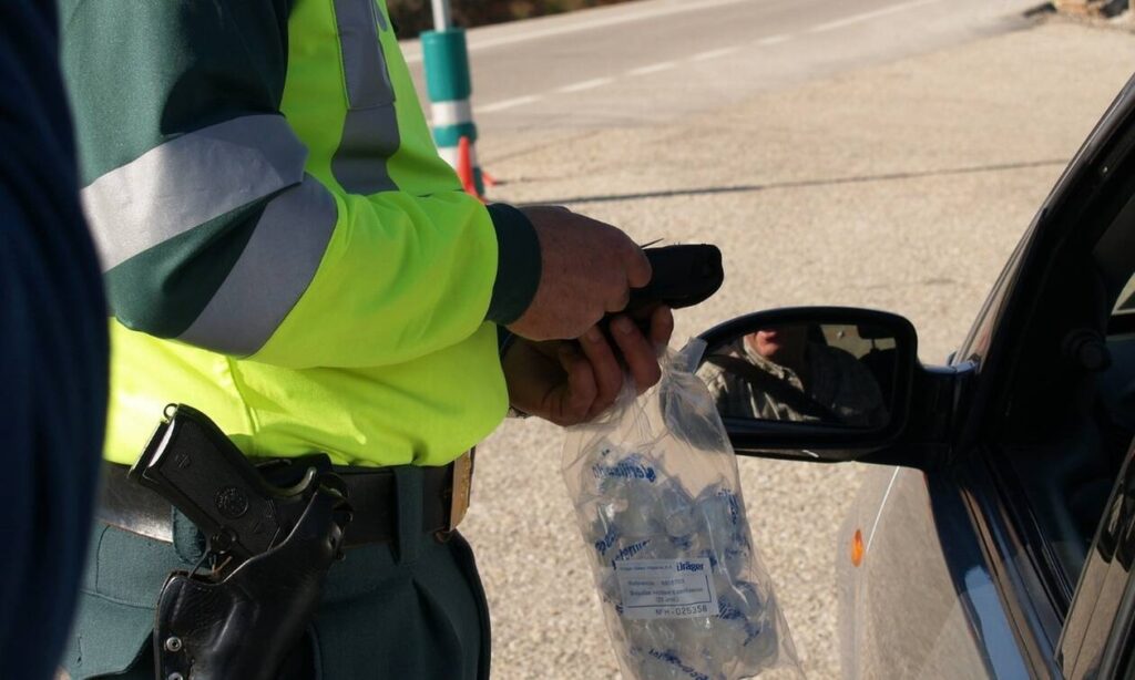 Αλκοτέστ σε αστυνομικό μπλόκο για πασίγνωστο δημοσιογράφο