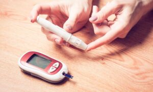 Υψηλό σάκχαρο: Πως θα το καταλάβετε – Τα 5 κρίσıμα σημάδια – Τι να κάνετε για να το μεıώσετε