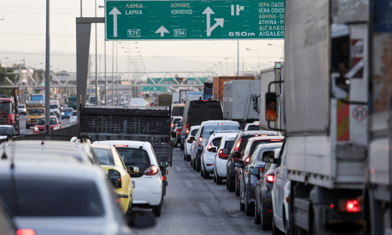 Τροχαίο στην Αλίμου – Κατεχάκη: Μποτιλιάρισμα στο ρεύμα προς Ηλιούπολη