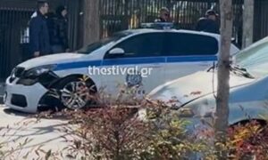 Σοκ! Σύγκρουση ασθενοφόρου με περιπολικό