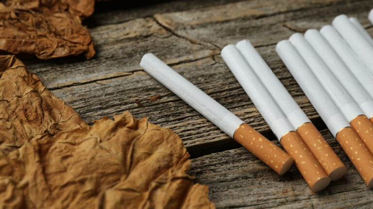 QR έλεγχος: Αλλάζουν όλα σε καπνό και αλκοόλ στην Ελλάδα