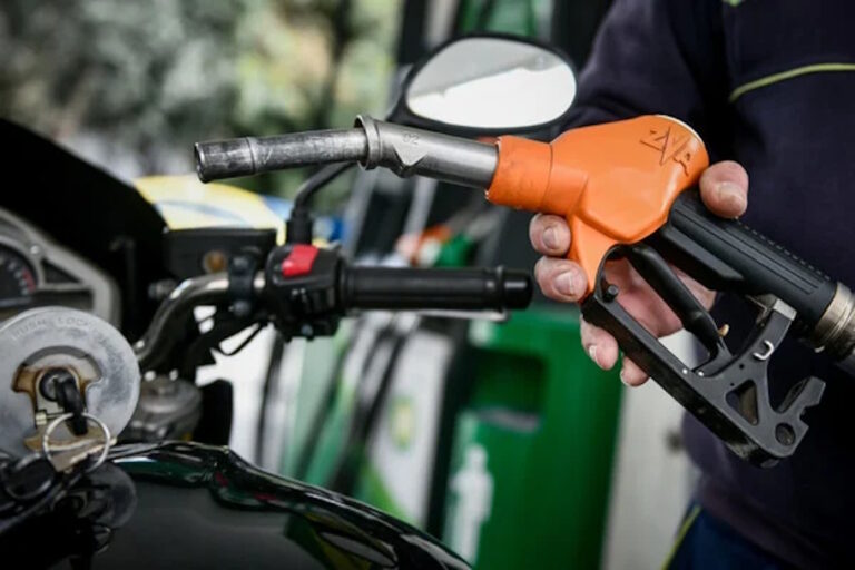 Fuel Pass 2026 50–100 ευρώ: Ποιοι είναι οι δικαιούχοι