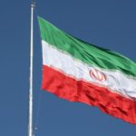 Το Ιράν απειλεί να μπλοκάρει τις εξαγωγές πετρελαίου στα Στενά του Ορμούζ