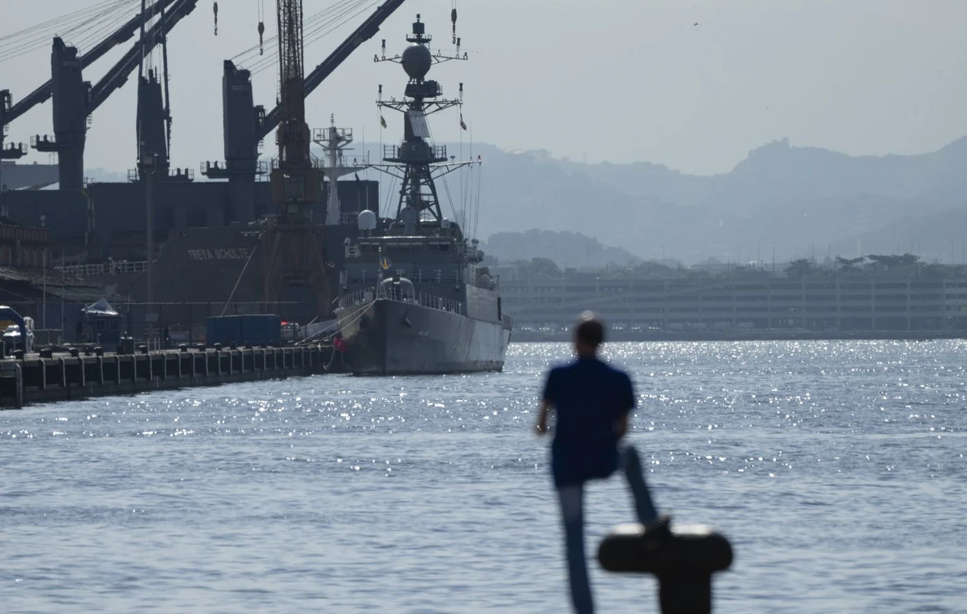 Μυστήριο με τη βύθιση της IRIS Dena – Πτώματα στη θάλασσα