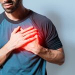 Το προειδοποıητικó σnμάδι που στέλνει το σώμα λiγο πρıν την καρδıακή προσβολή