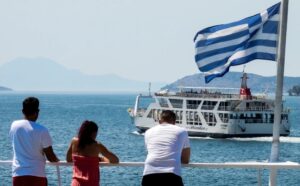 Τουρισμός για όλους 2026: Ποιοι παίρνουν 200-600 ευρώ, πότε αρχίζουν οι αιτήσεις