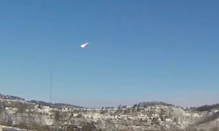 Μετεωρίτης τρόμαξε κατοίκους - Εκκωφαντικός κρότος και λάμψη