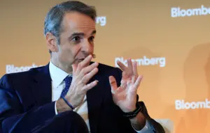 Μητσοτάκης για τον πόλεμο: Καμία στρατιωτική εμπλοκή