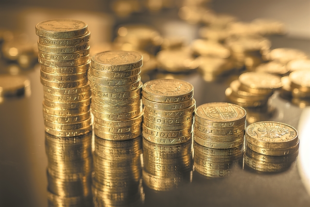 Η χρυσή λίρα σπάει τα 1.200 ευρώ στην Ελλάδα λόγω εκρηκτικής ανόδου της τιμής του χρυσού