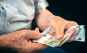 Συντάξεις Απριλίου: Κλείδωσε! Πότε πάτε στα ΑΤΜ