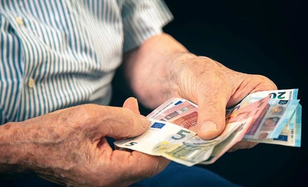 Συντάξεις Απριλίου: Κλείδωσε! Πότε πάτε στα ΑΤΜ