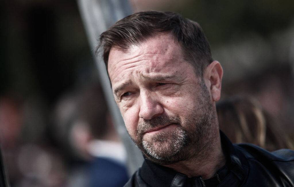 Δίκη Τεμπών: «Αθάνατες, όλοι φυλακή αλήτες» φώναξε ο Πλακιάς